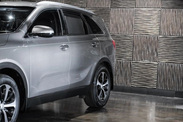 2016 Kia Sorento EX Sport Utility 4D photo