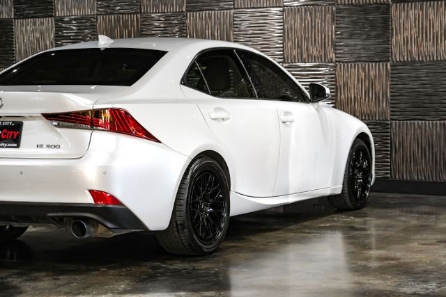 2018 Lexus IS 300 photo