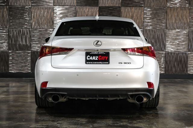 2018 Lexus IS 300 photo