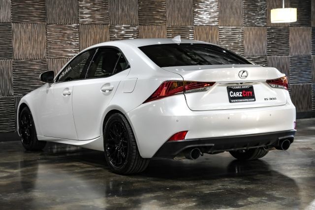 2018 Lexus IS 300 photo
