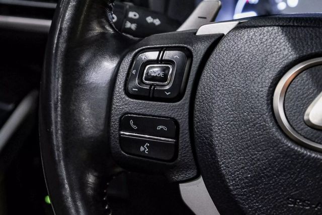 2018 Lexus IS 300 photo
