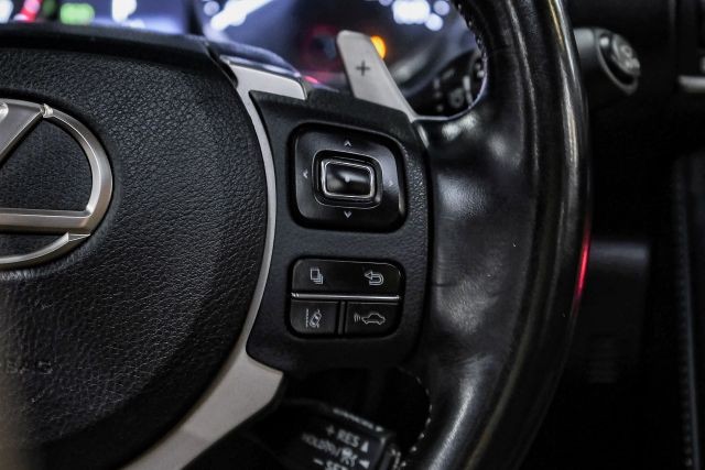 2018 Lexus IS 300 photo