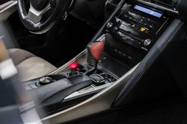 2018 Lexus IS 300 photo
