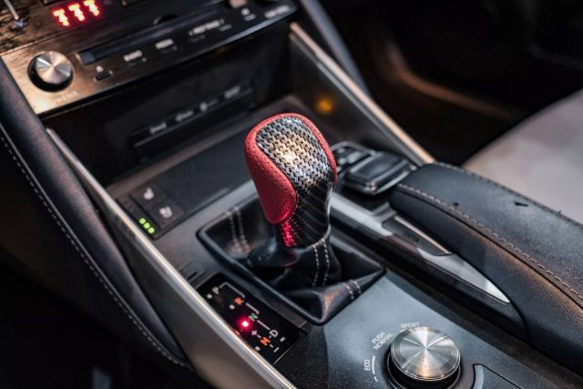 2018 Lexus IS 300 photo