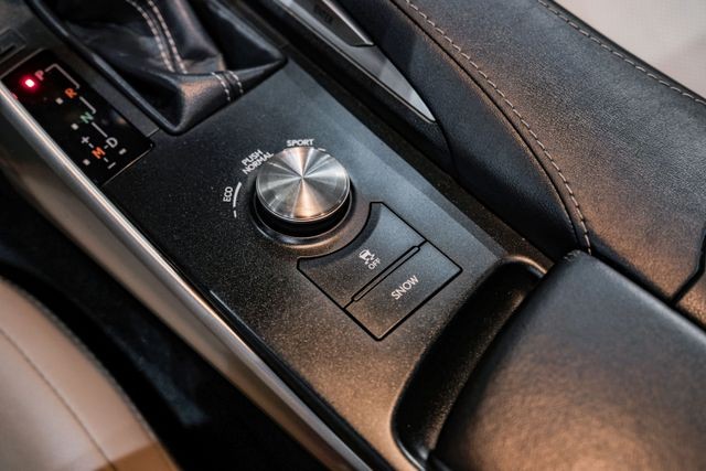 2018 Lexus IS 300 photo
