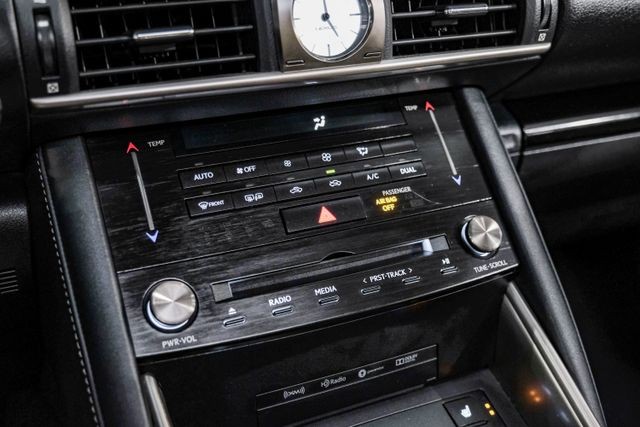 2018 Lexus IS 300 photo