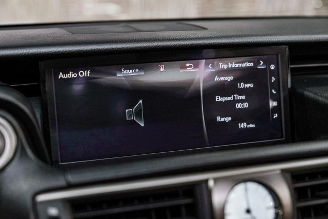 2018 Lexus IS 300 photo