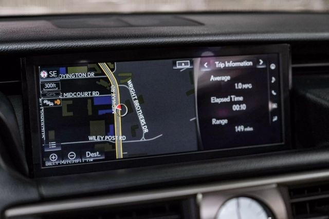2018 Lexus IS 300 photo
