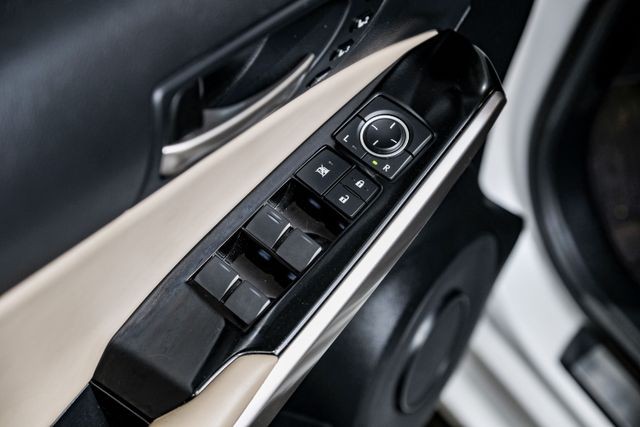 2018 Lexus IS 300 photo