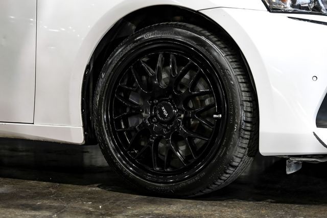 2018 Lexus IS 300 photo