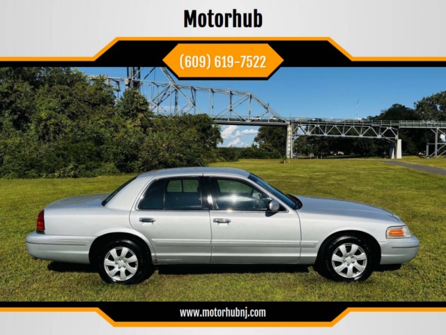 2000 Ford Crown Victoria Base