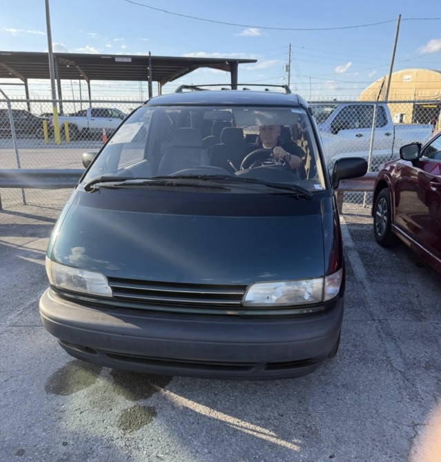 1997 Toyota Previa LE