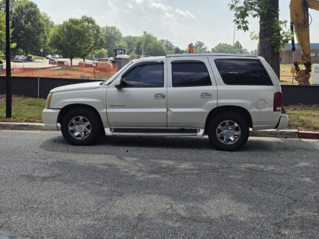 2003 Cadillac Escalade Base