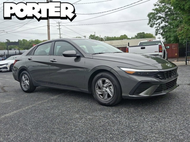 2025 Hyundai Elantra SE