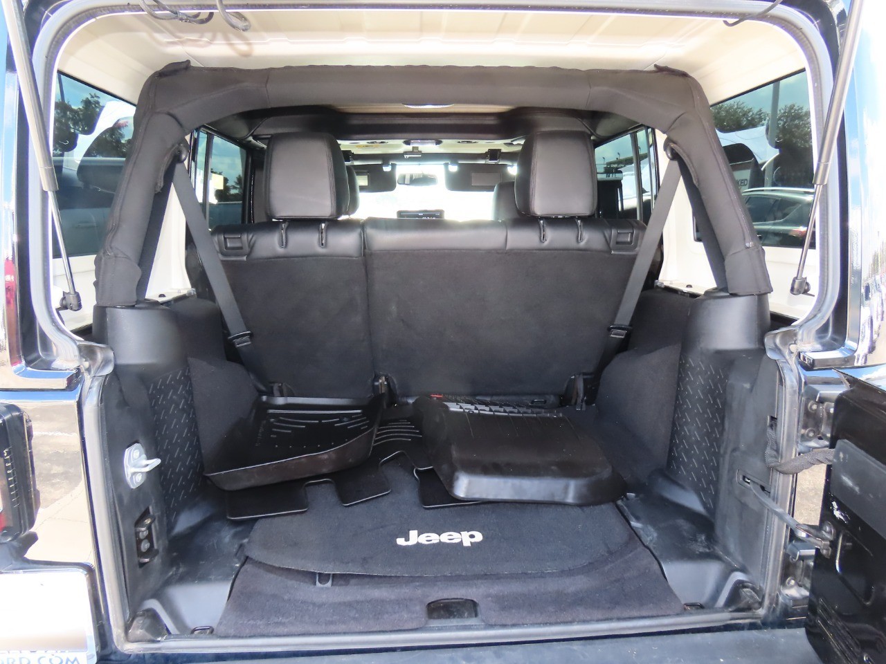 used 2015 Jeep Wrangler Unlimited car, priced at $21,999