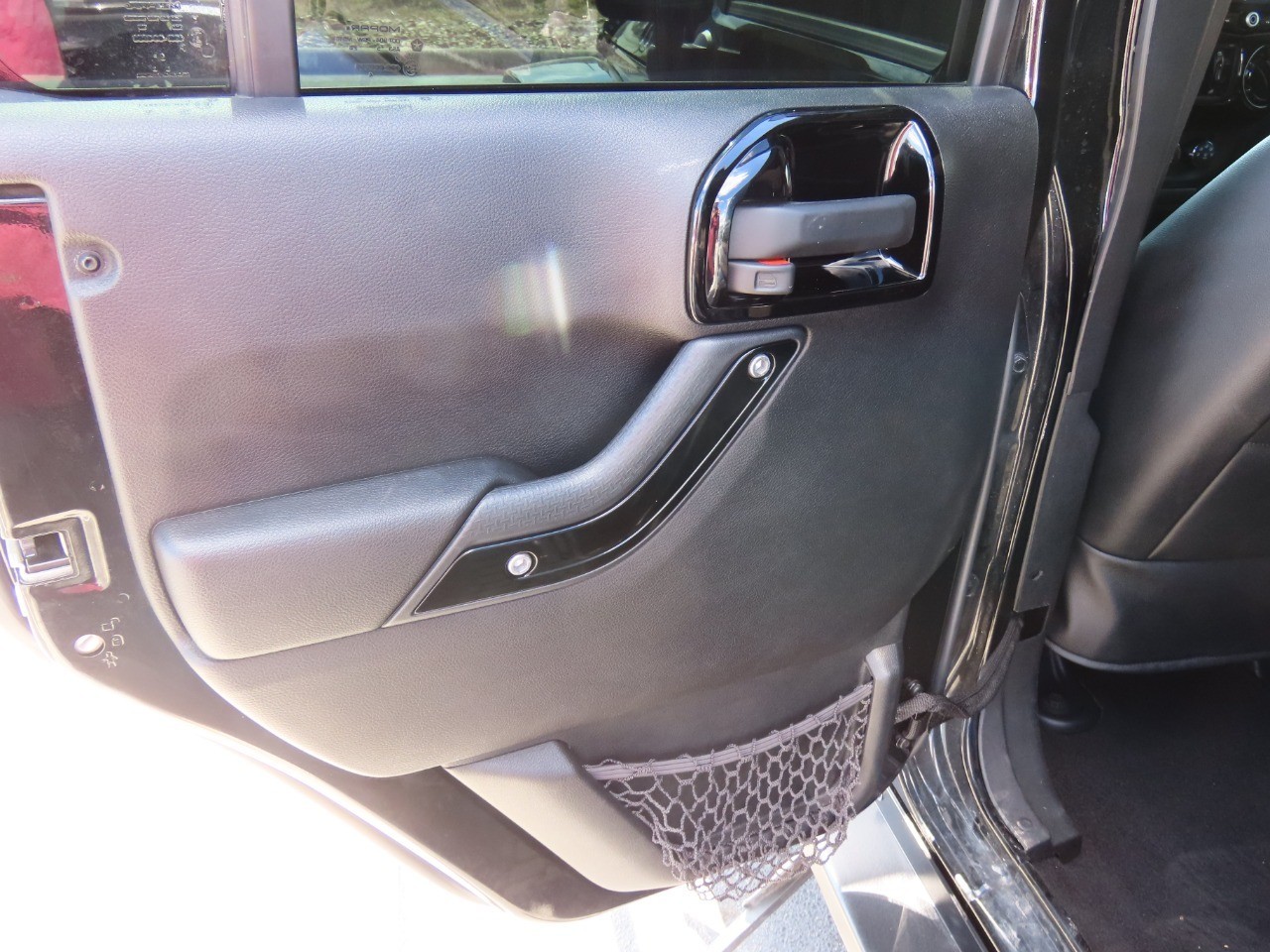 used 2015 Jeep Wrangler Unlimited car, priced at $21,999