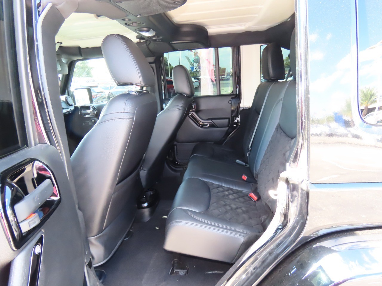 used 2015 Jeep Wrangler Unlimited car, priced at $21,999