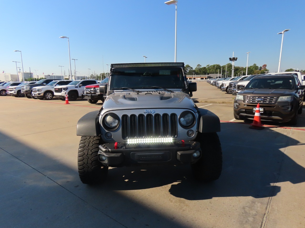 used 2015 Jeep Wrangler Unlimited car, priced at $15,999