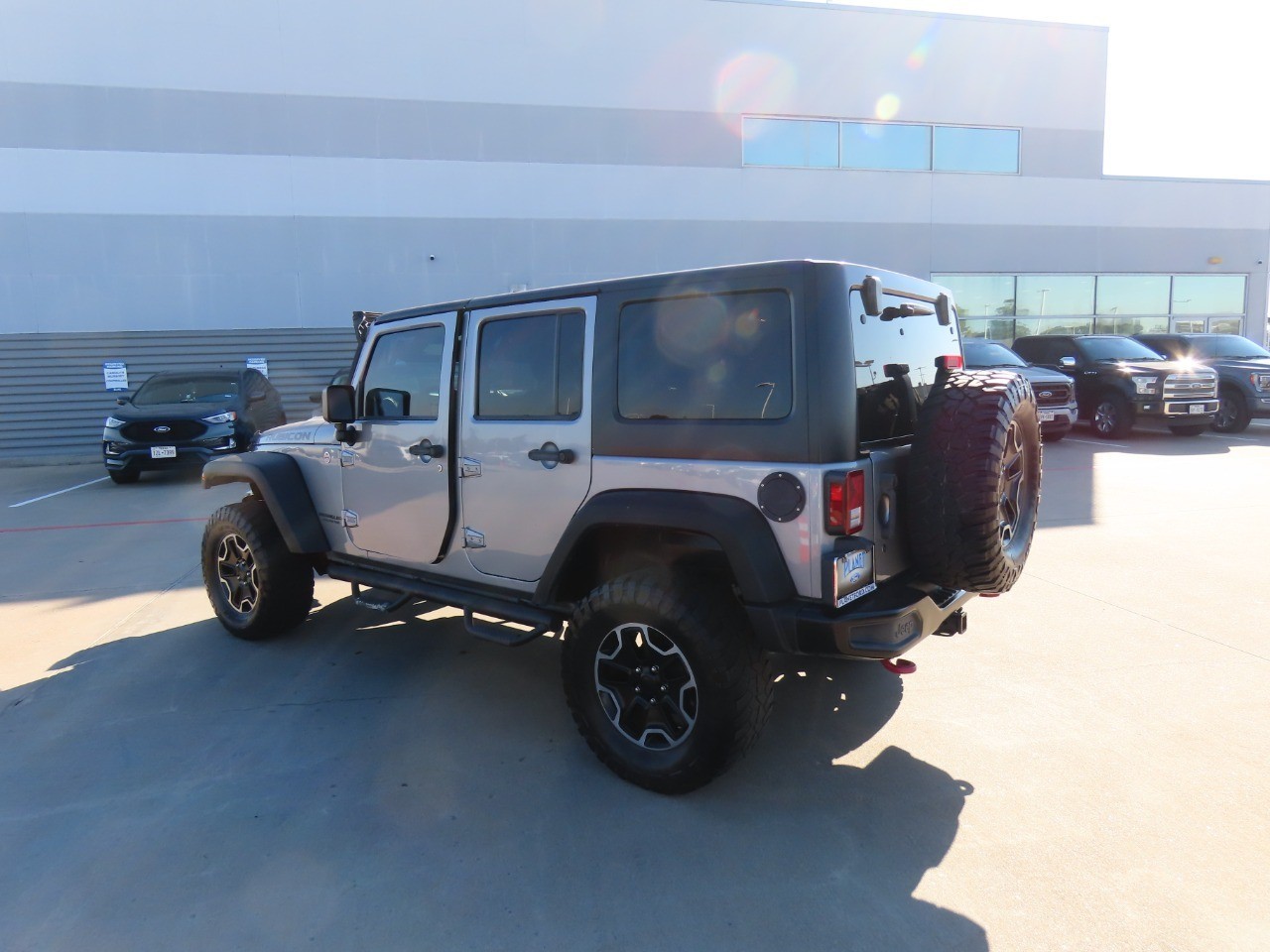 used 2015 Jeep Wrangler Unlimited car, priced at $15,999