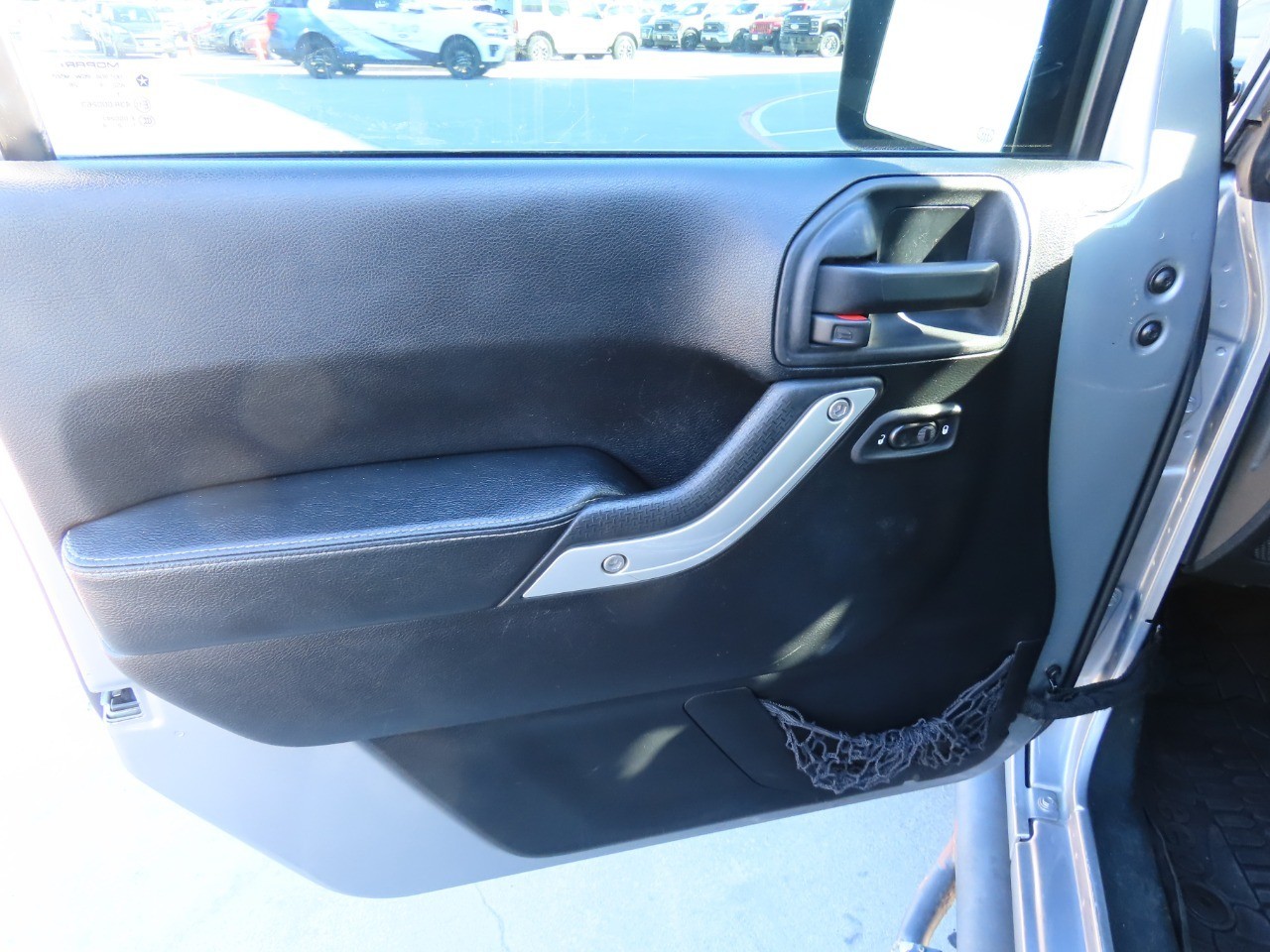 used 2015 Jeep Wrangler Unlimited car, priced at $15,999