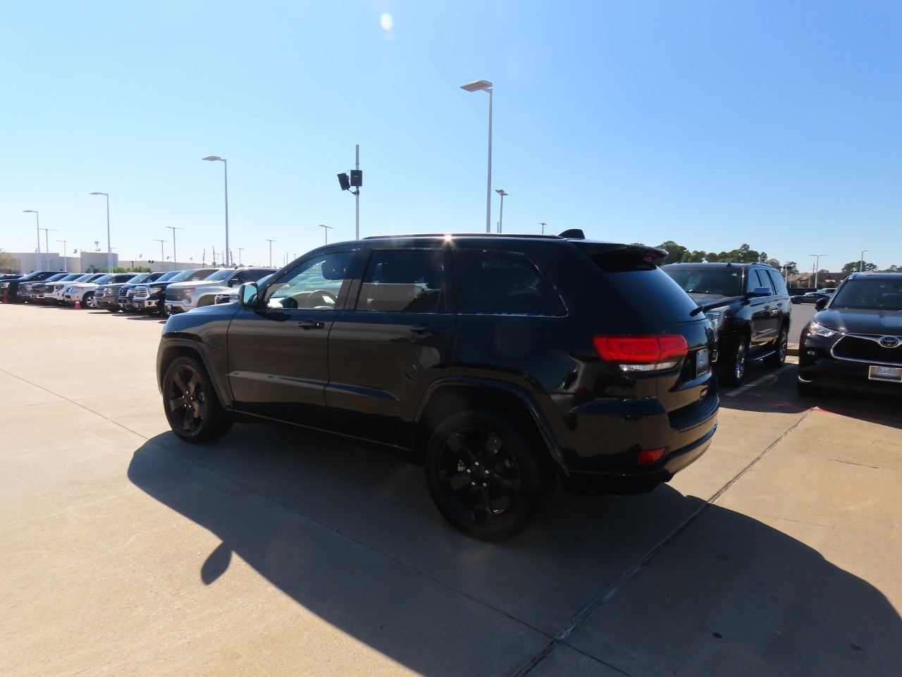 used 2015 Jeep Grand Cherokee car, priced at $10,999