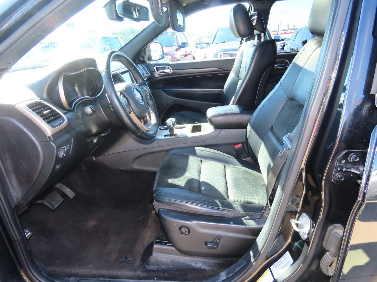 used 2015 Jeep Grand Cherokee car, priced at $10,999