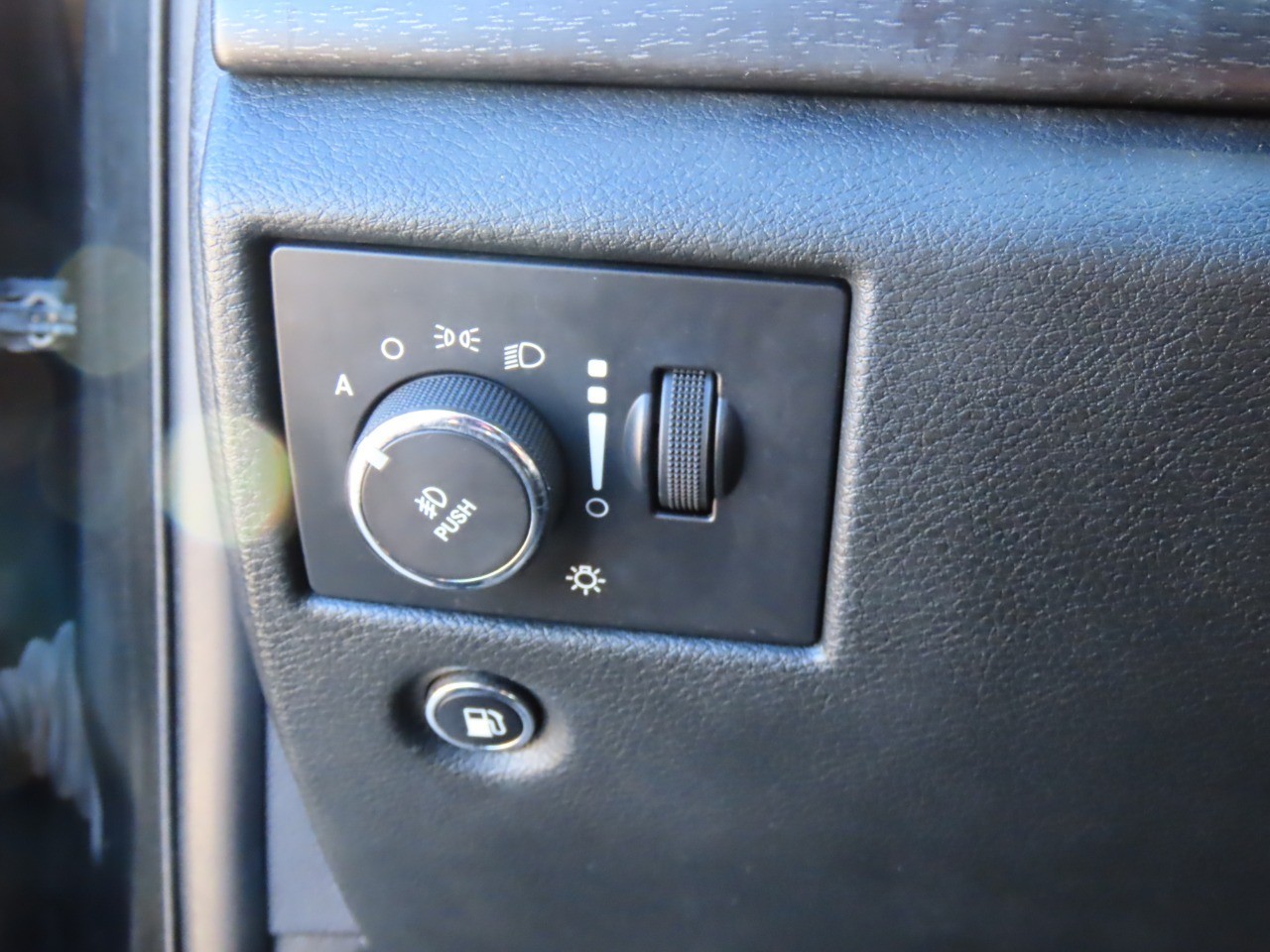 used 2015 Jeep Grand Cherokee car, priced at $10,999