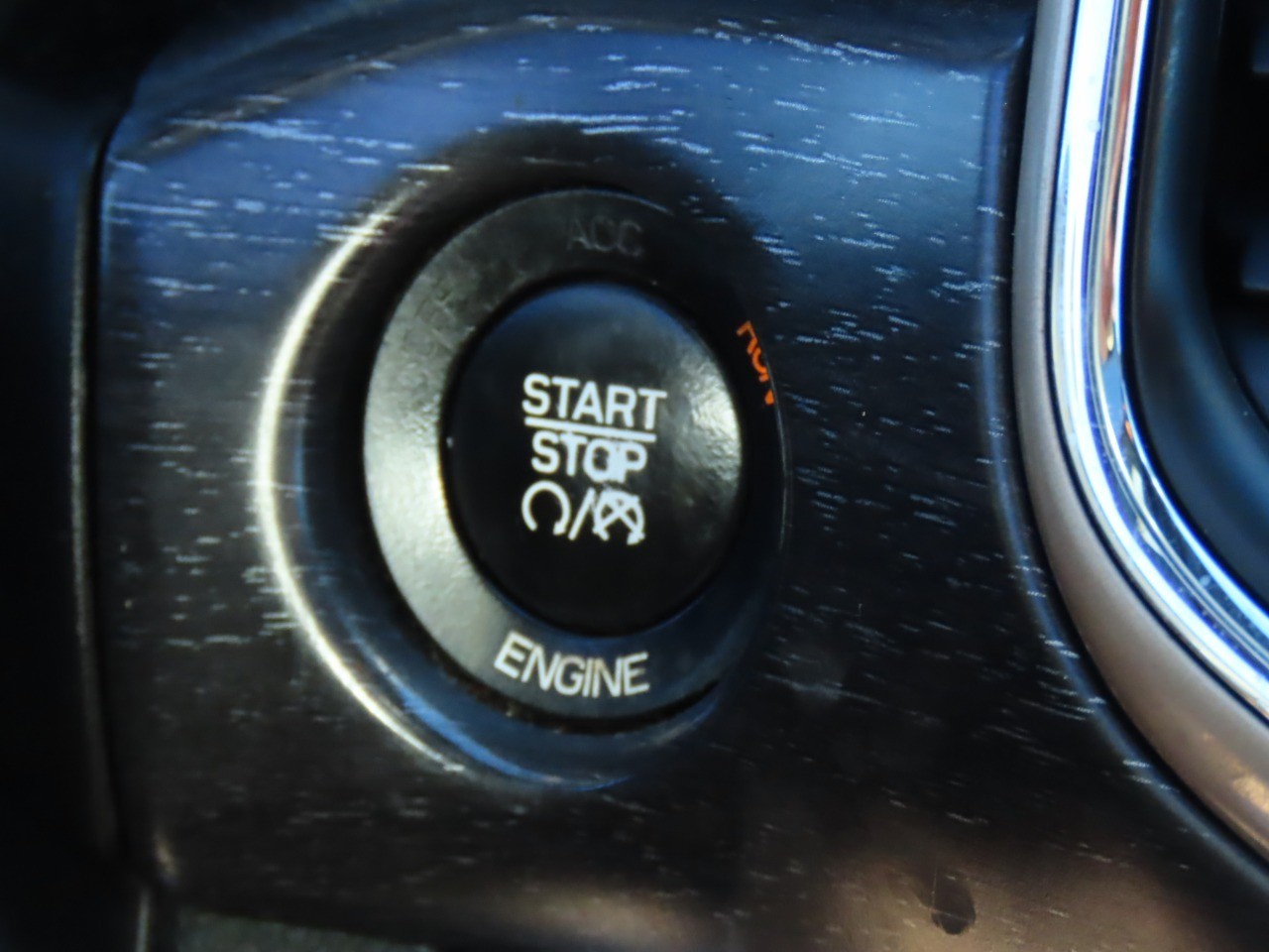 used 2015 Jeep Grand Cherokee car, priced at $10,999