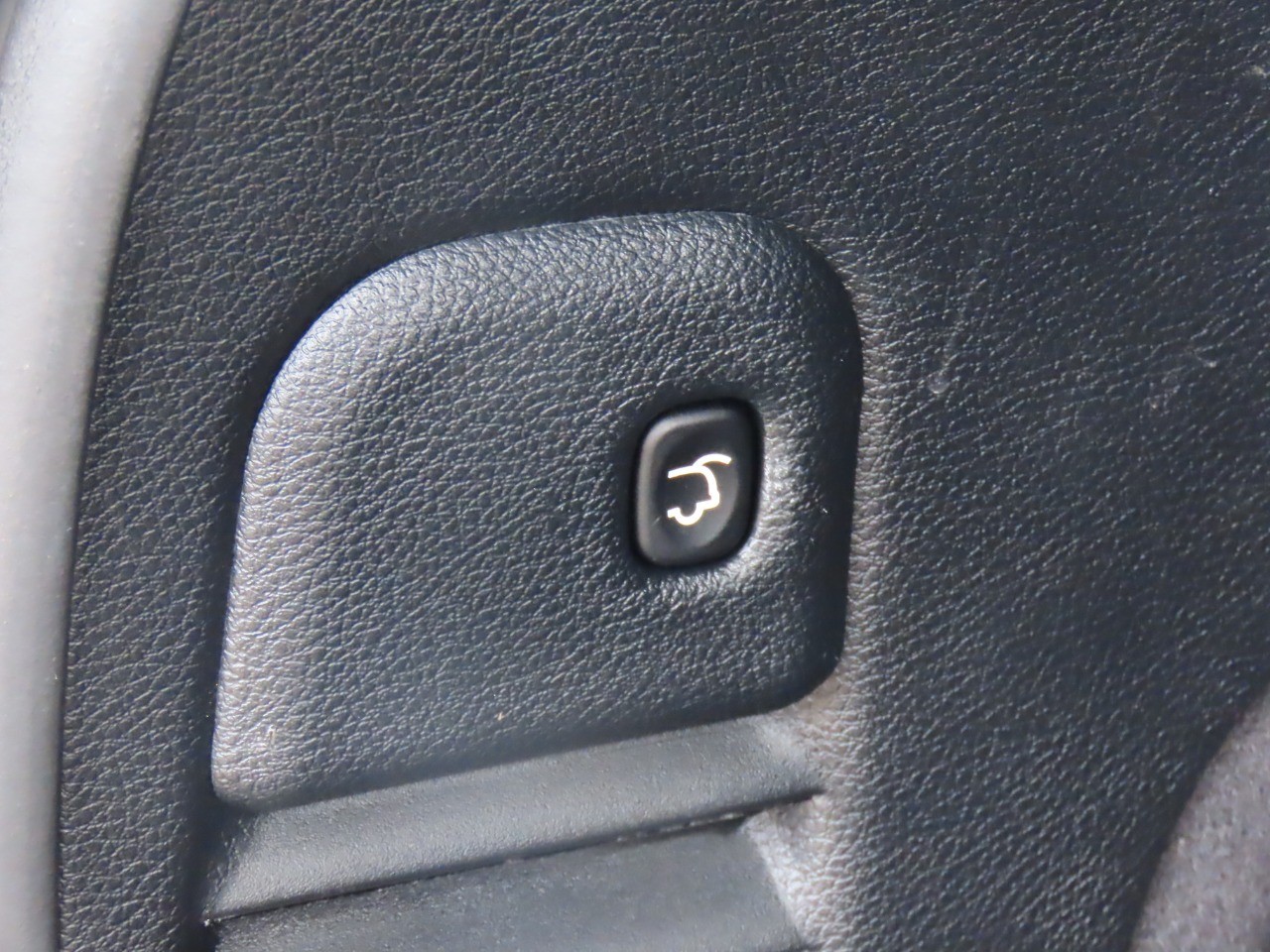 used 2020 Jeep Grand Cherokee car, priced at $14,999