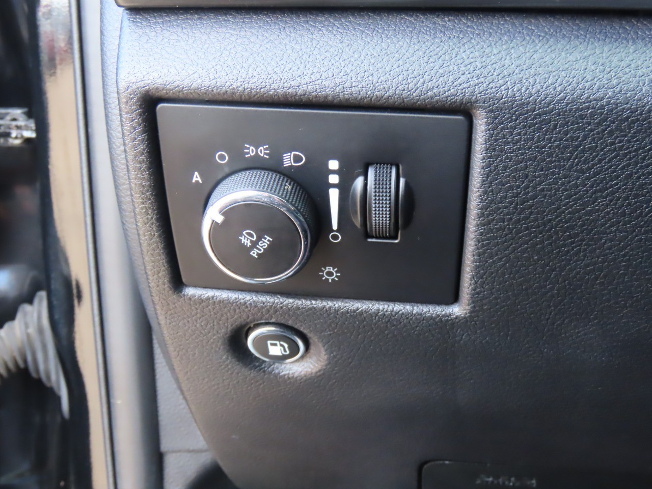 used 2020 Jeep Grand Cherokee car, priced at $14,999