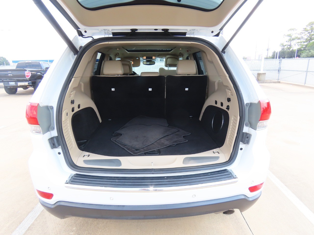 used 2019 Jeep Grand Cherokee car, priced at $17,999