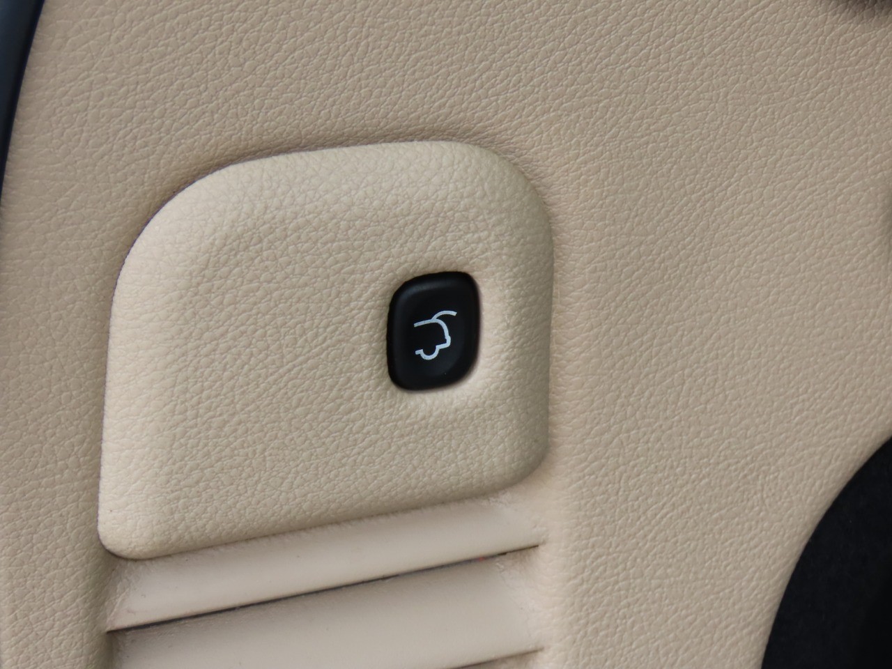 used 2019 Jeep Grand Cherokee car, priced at $17,999