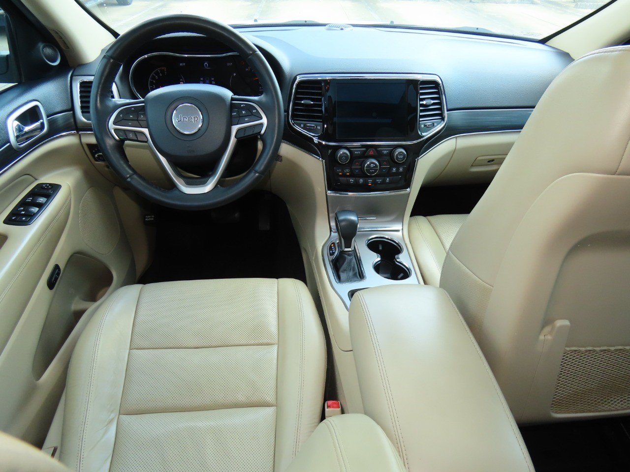 used 2019 Jeep Grand Cherokee car, priced at $17,999