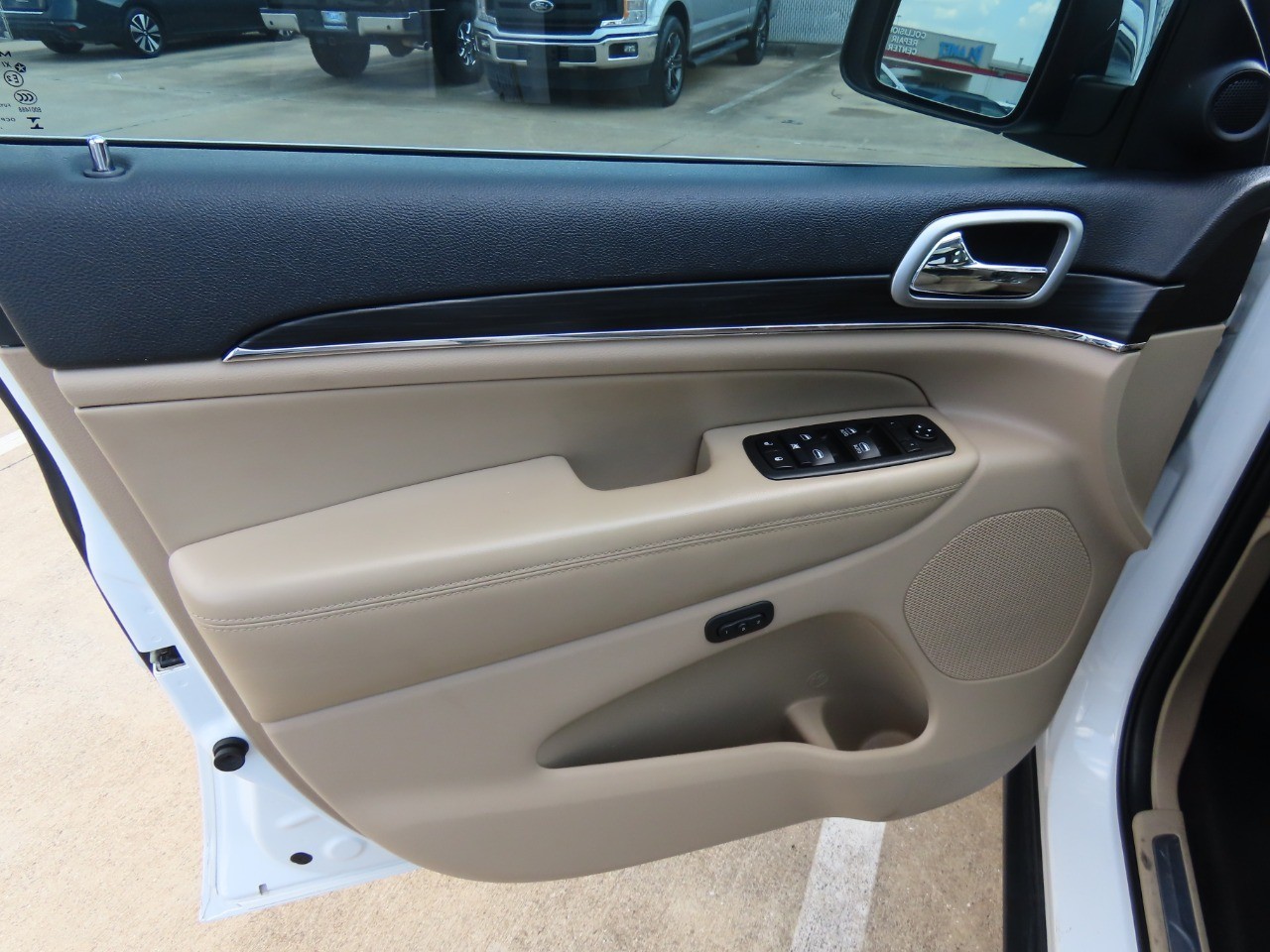 used 2019 Jeep Grand Cherokee car, priced at $17,999