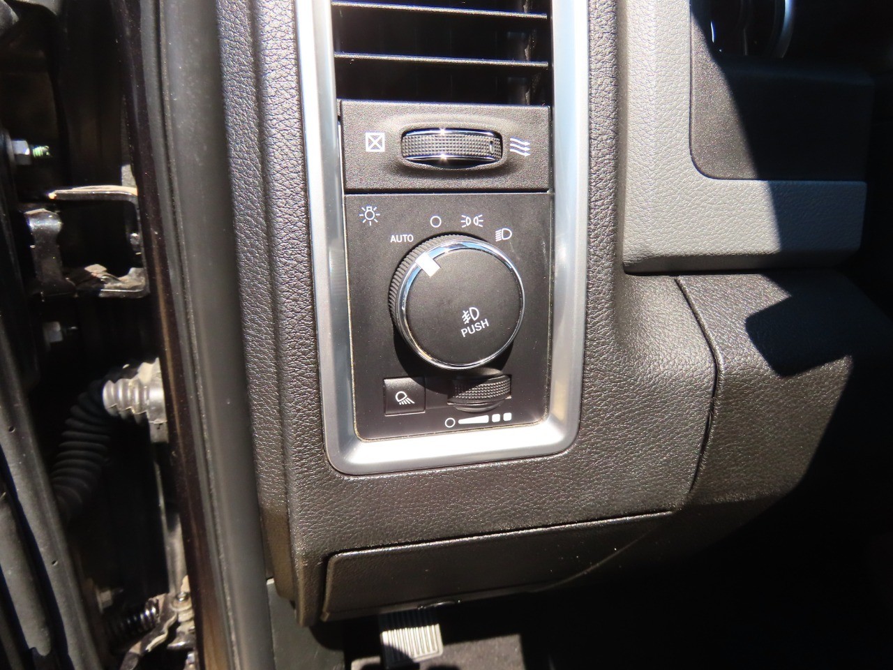 used 2019 Ram 1500 Classic car, priced at $19,999