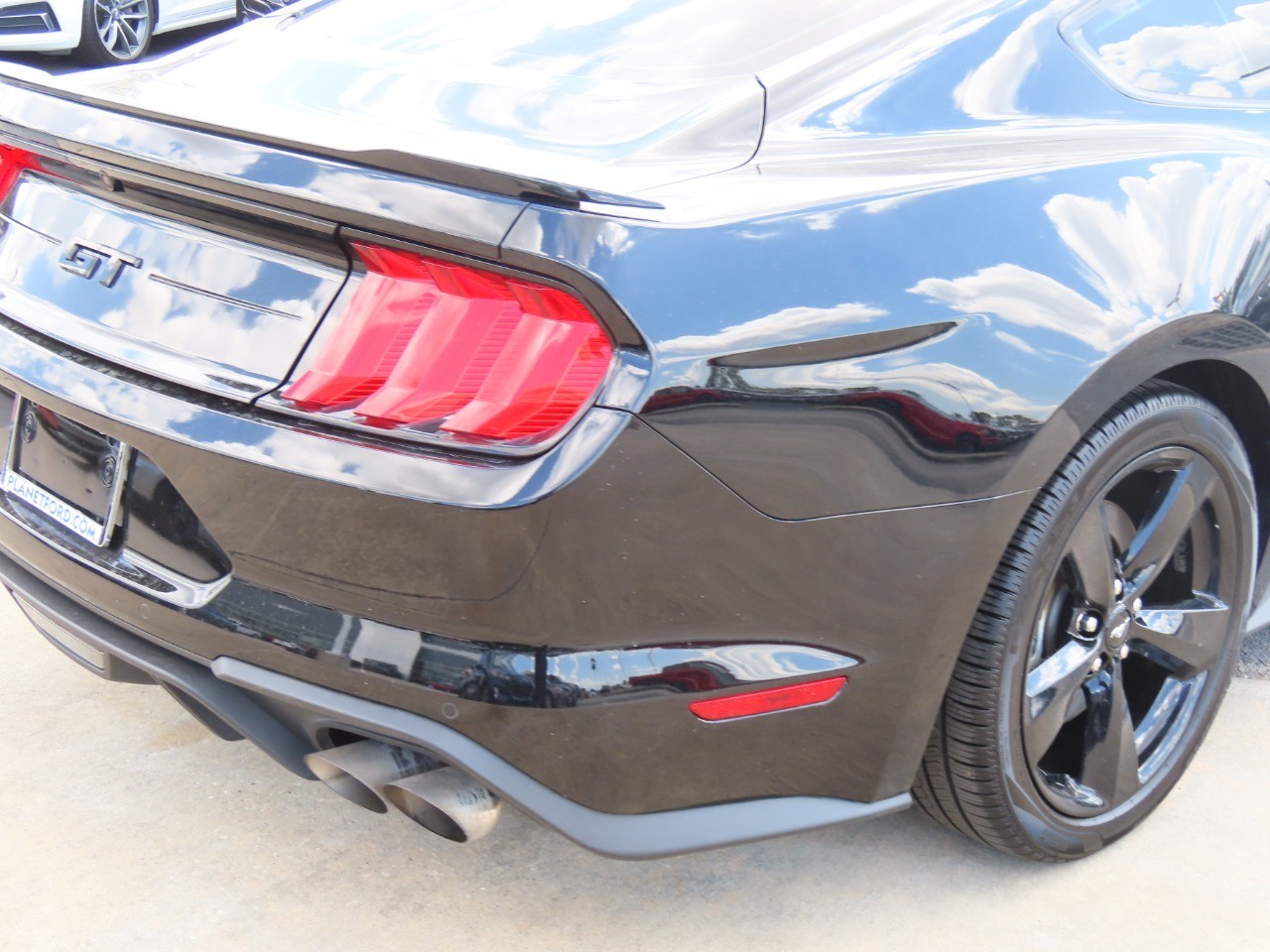 used 2022 Ford Mustang car, priced at $39,999