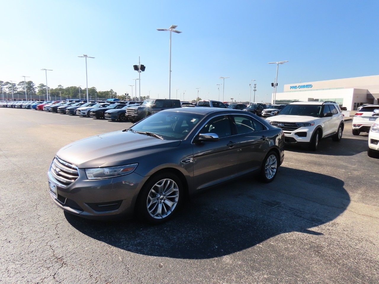 used 2013 Ford Taurus car