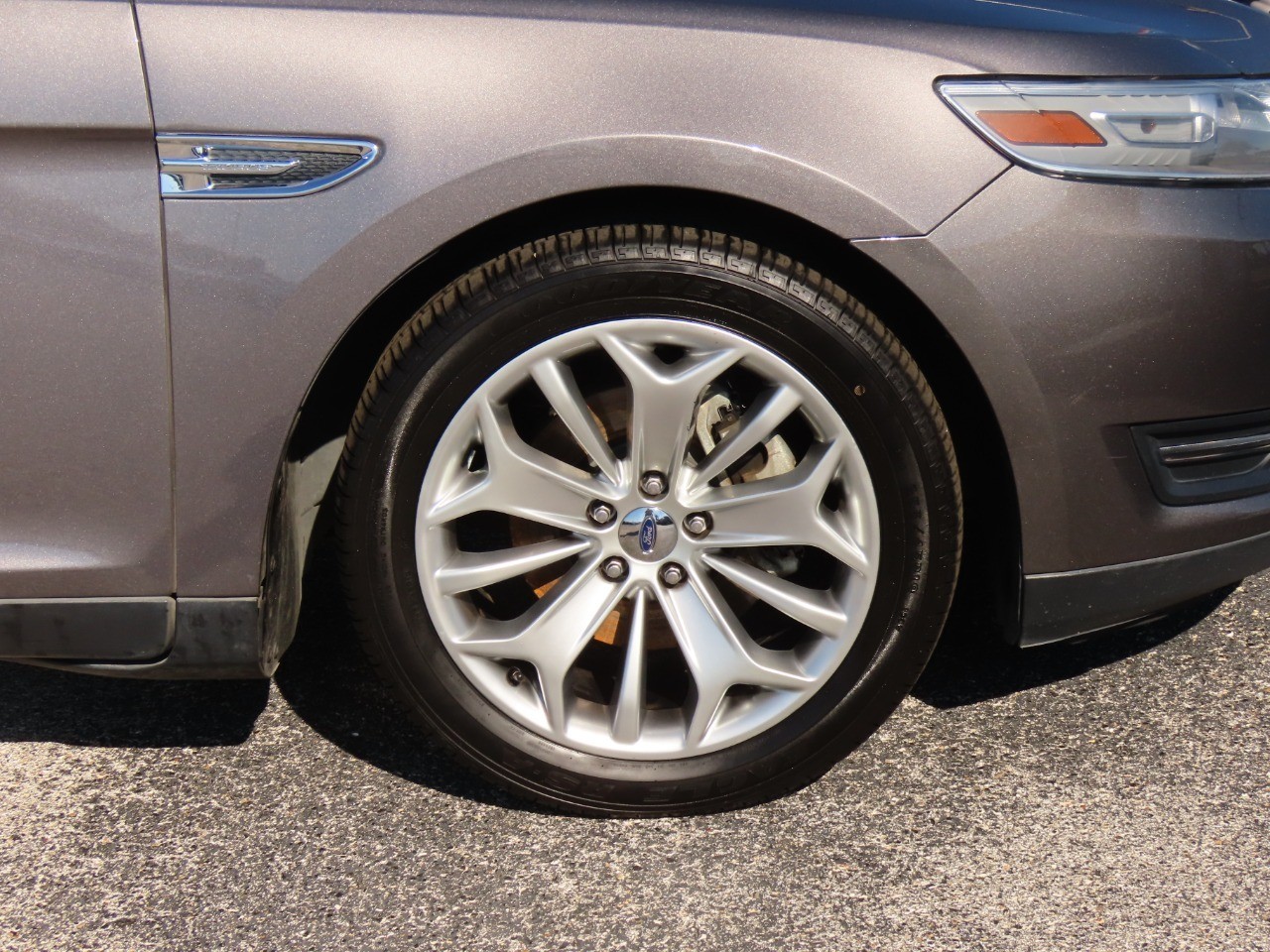 used 2013 Ford Taurus car