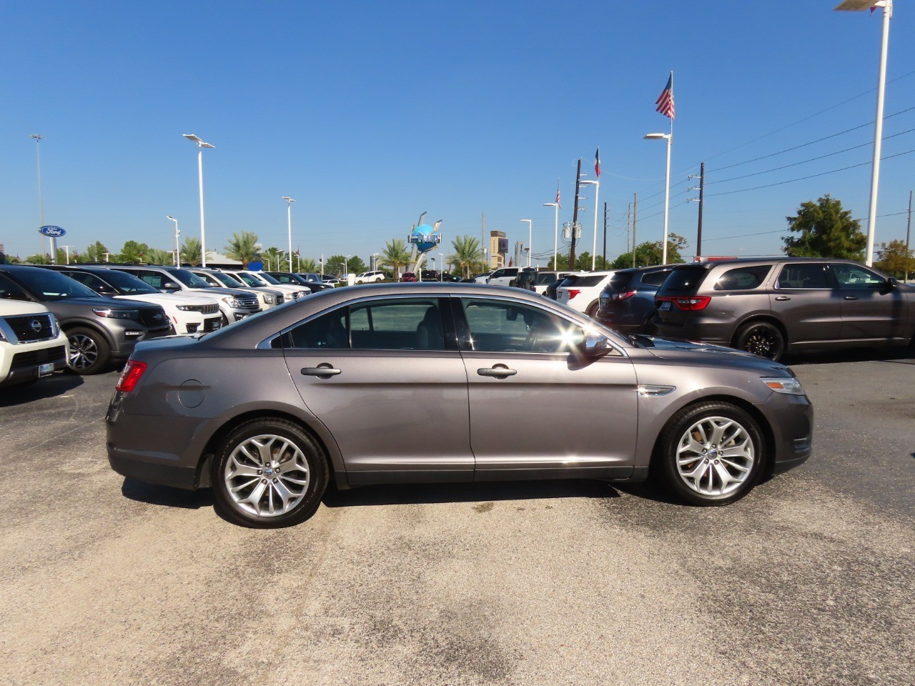 used 2013 Ford Taurus car