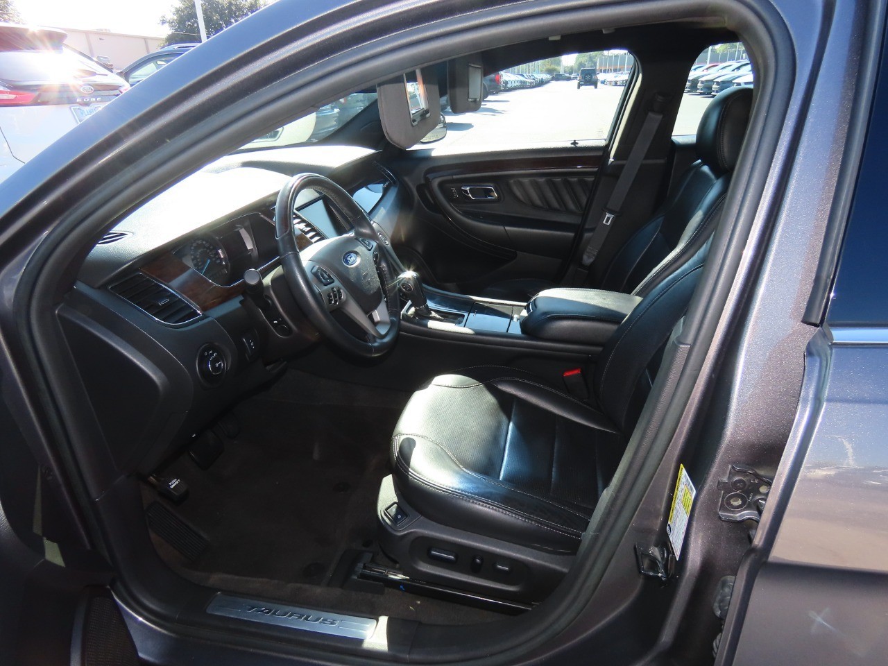 used 2013 Ford Taurus car