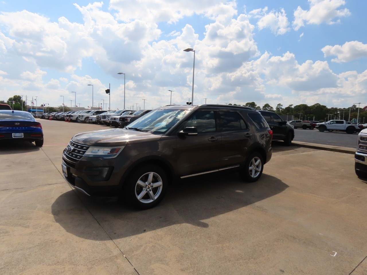 used 2016 Ford Explorer car