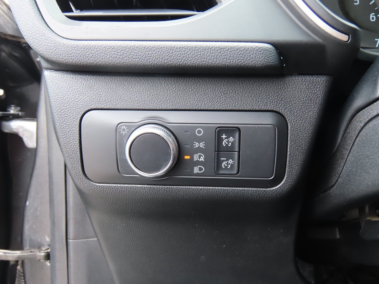 used 2020 Ford Escape car, priced at $15,999