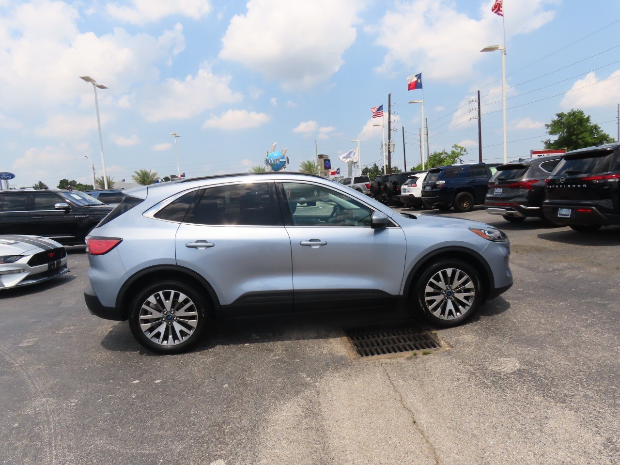 used 2022 Ford Escape car, priced at $25,999