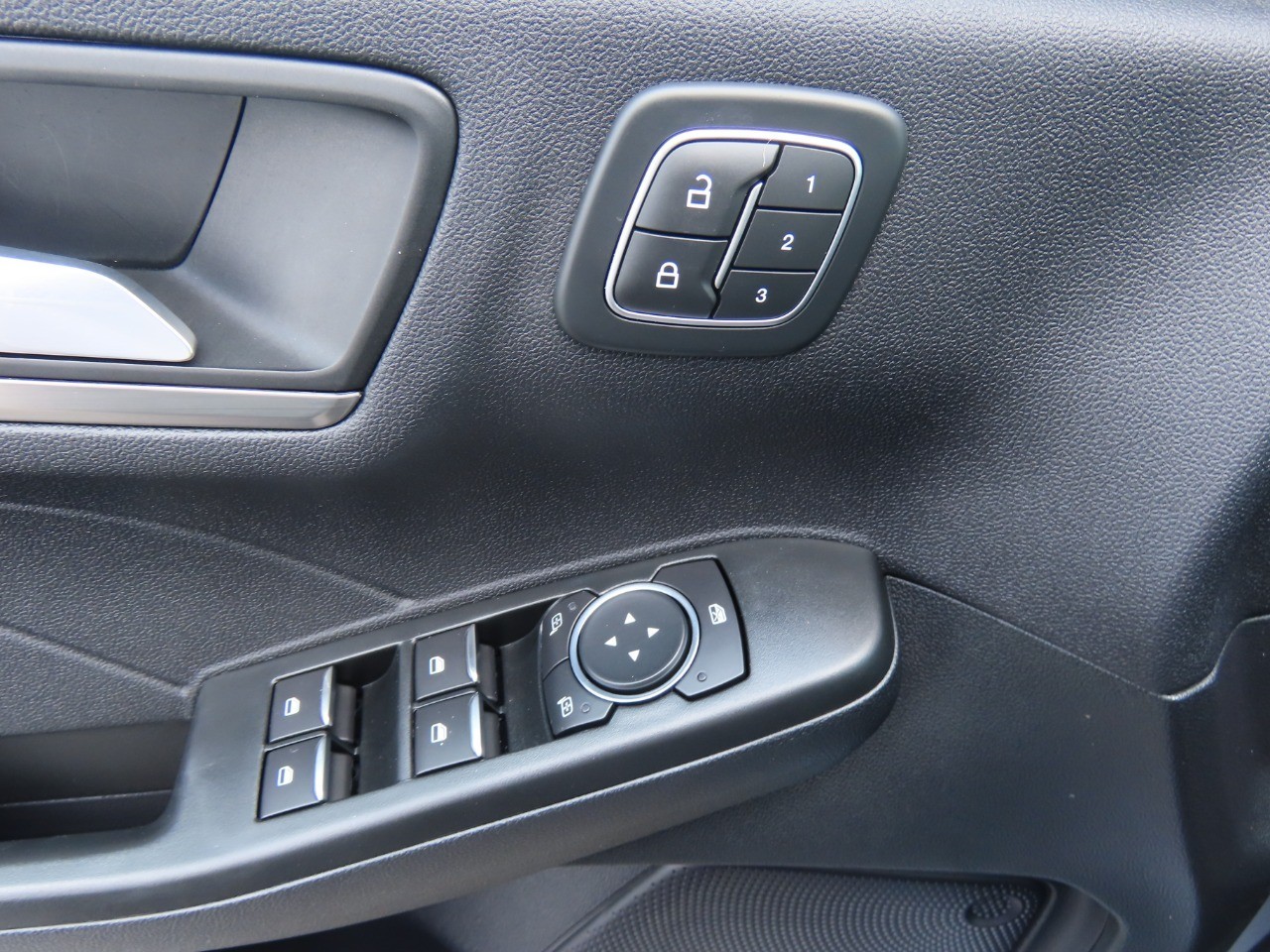 used 2022 Ford Escape car, priced at $25,999
