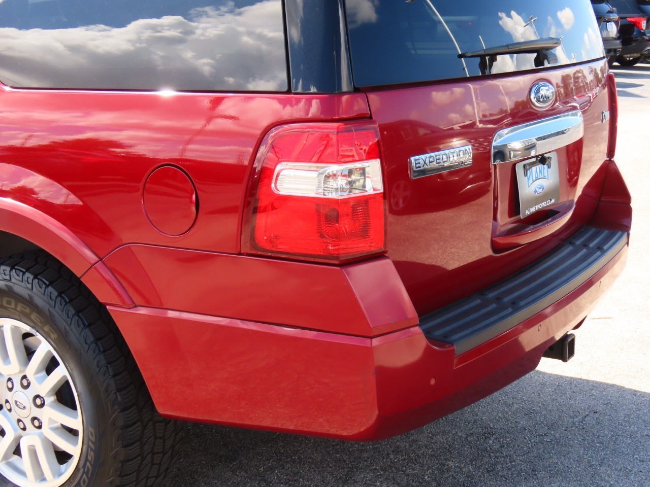 used 2014 Ford Expedition car, priced at $13,999