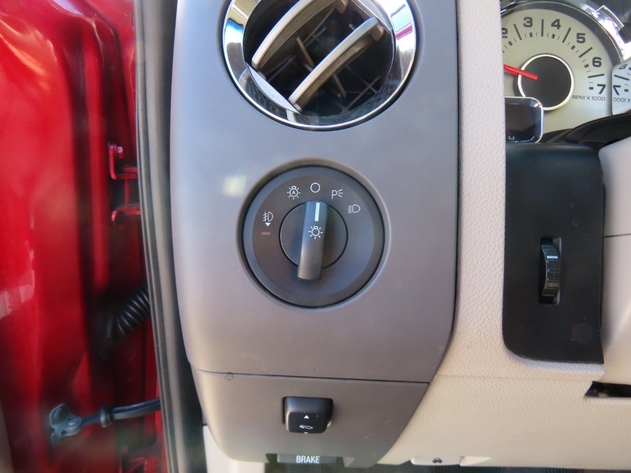 used 2014 Ford Expedition car, priced at $13,999