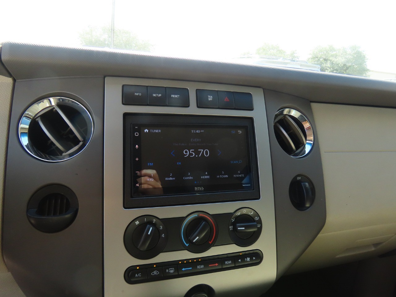 used 2014 Ford Expedition car, priced at $13,999