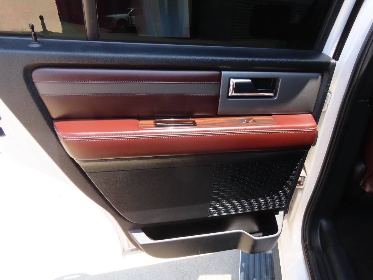used 2015 Ford Expedition car, priced at $12,999