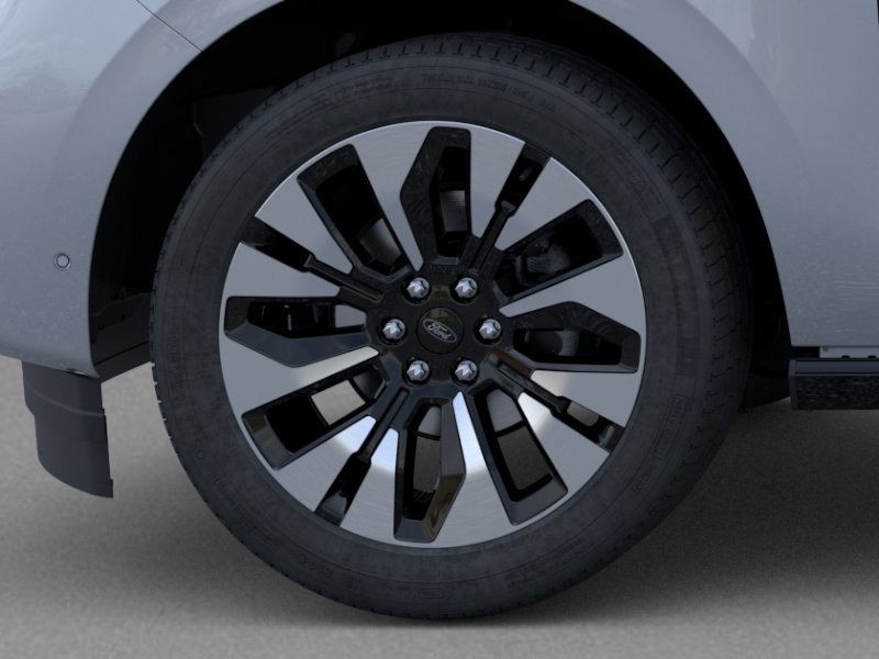 new 2025 Ford Expedition car, priced at $90,740