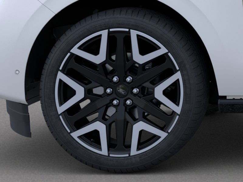 new 2025 Ford Expedition car, priced at $90,990